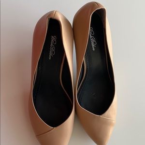 Brooks Brothers Leather Pumps